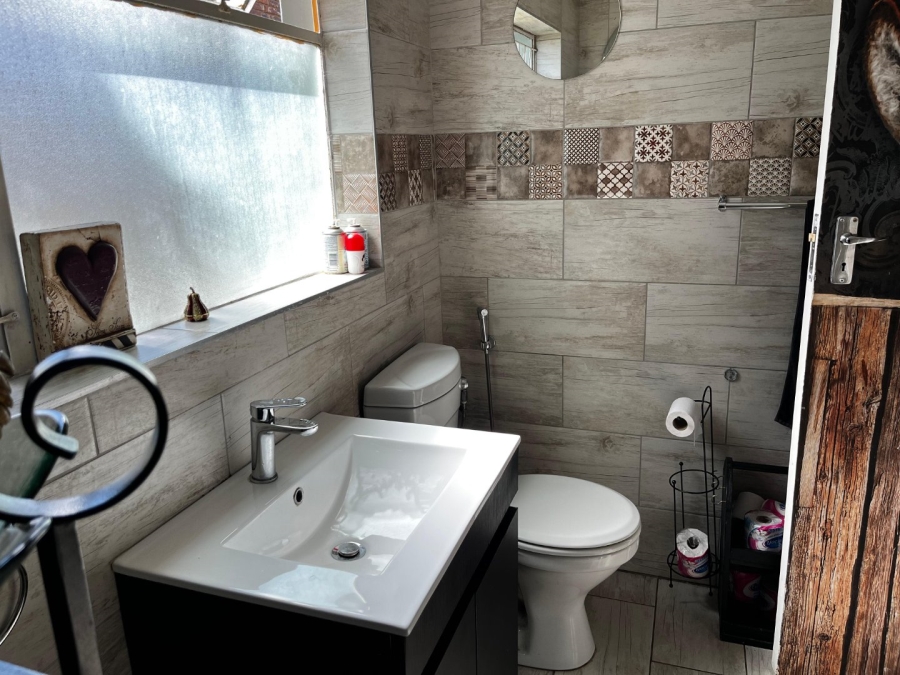 3 Bedroom Property for Sale in La Hoff North West